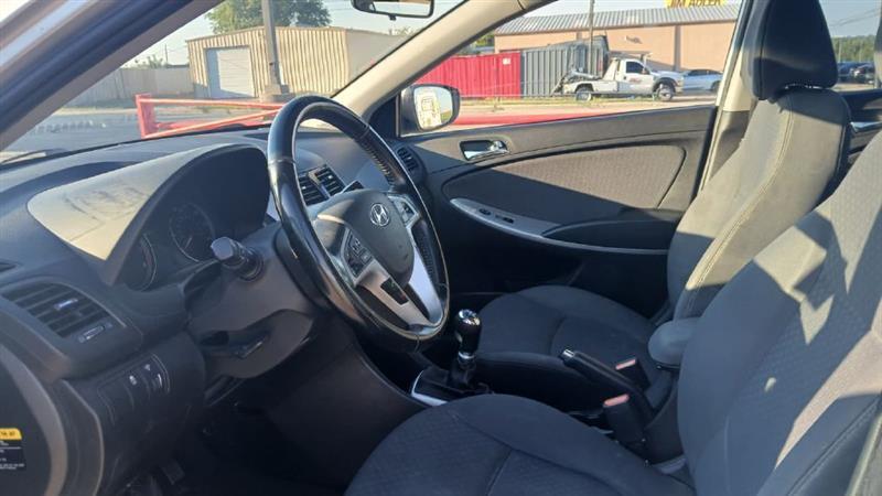 Hyundai Accent SE 5-Door 2014