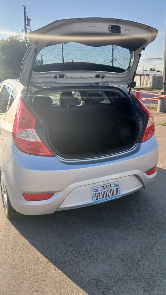 Hyundai Accent SE 5-Door 2014