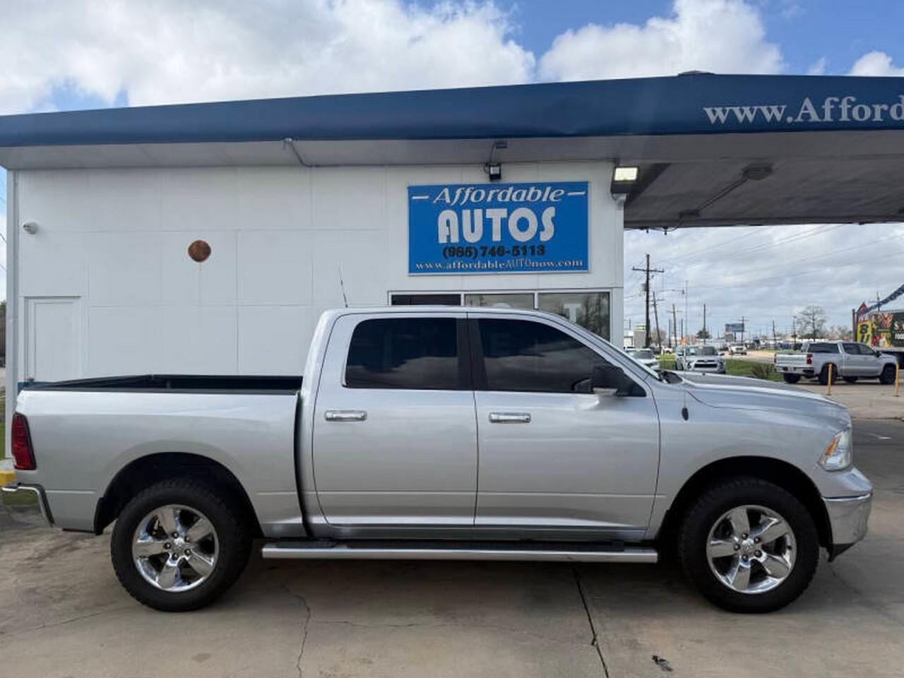 2017 RAM 1500 SLT Crew Cab SWB 4WD