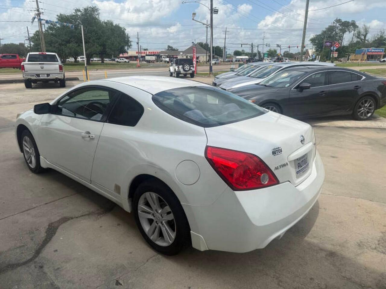 2013 Nissan Altima Coupe S - Photo 6