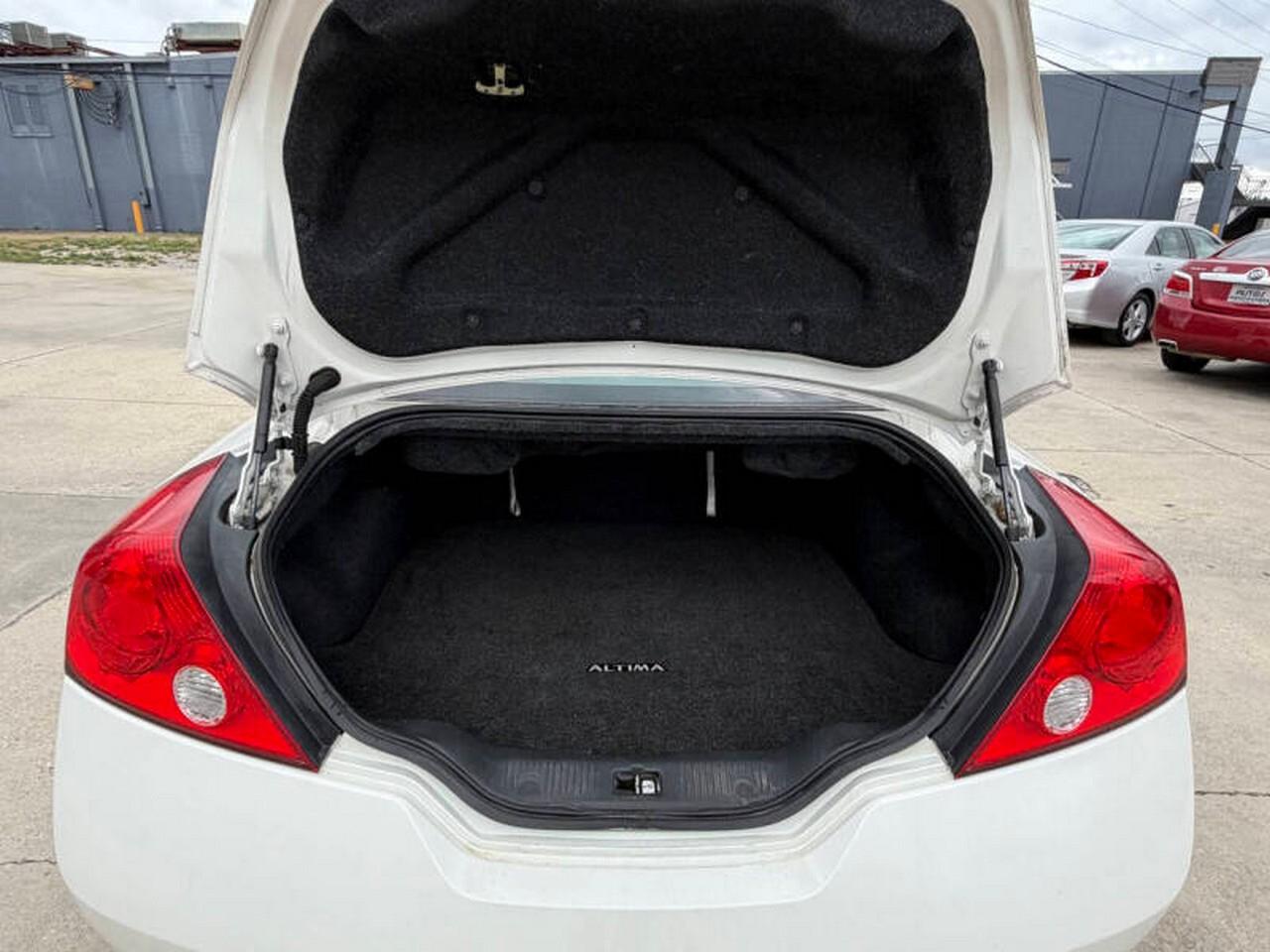 2013 Nissan Altima Coupe S - Photo 14