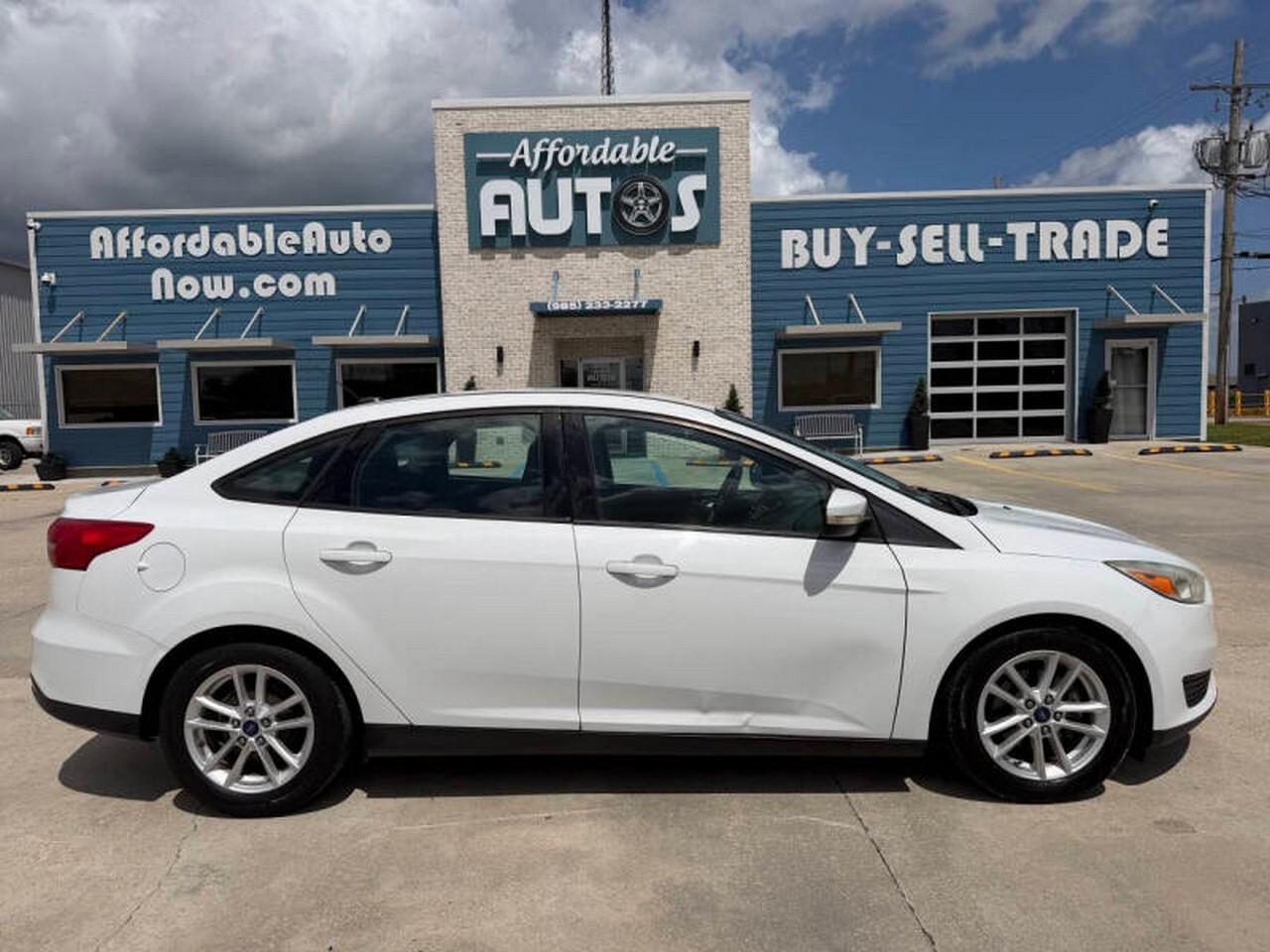 2016 Ford Focus SE Sedan