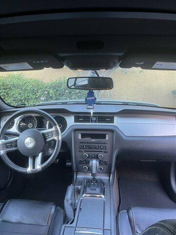 Ford Mustang V6 Convertible 2014