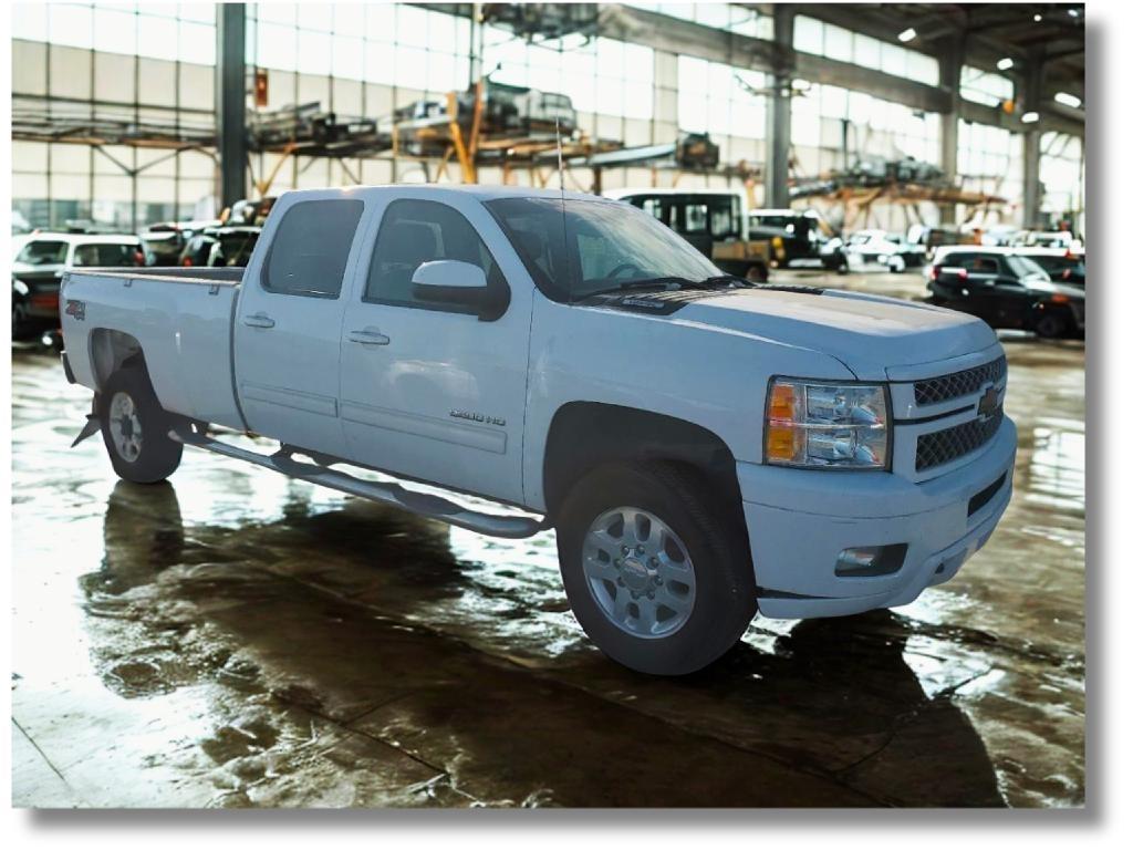 2014 Chevrolet Silverado 2500HD LT Crew Cab 4WD
