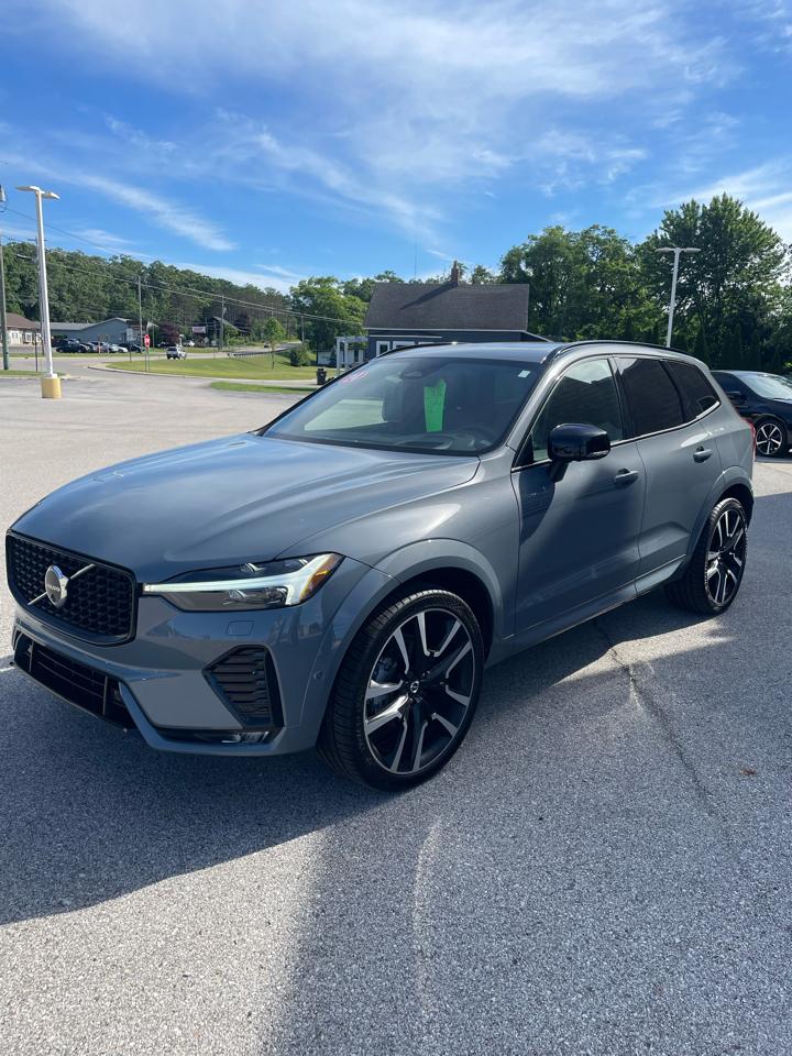 Volvo XC60 B5 AWD Ultimate Dark Theme 2024