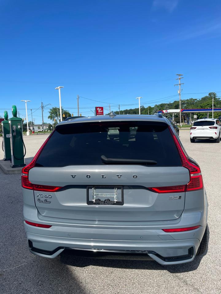 Volvo XC60 B5 AWD Ultimate Dark Theme 2024