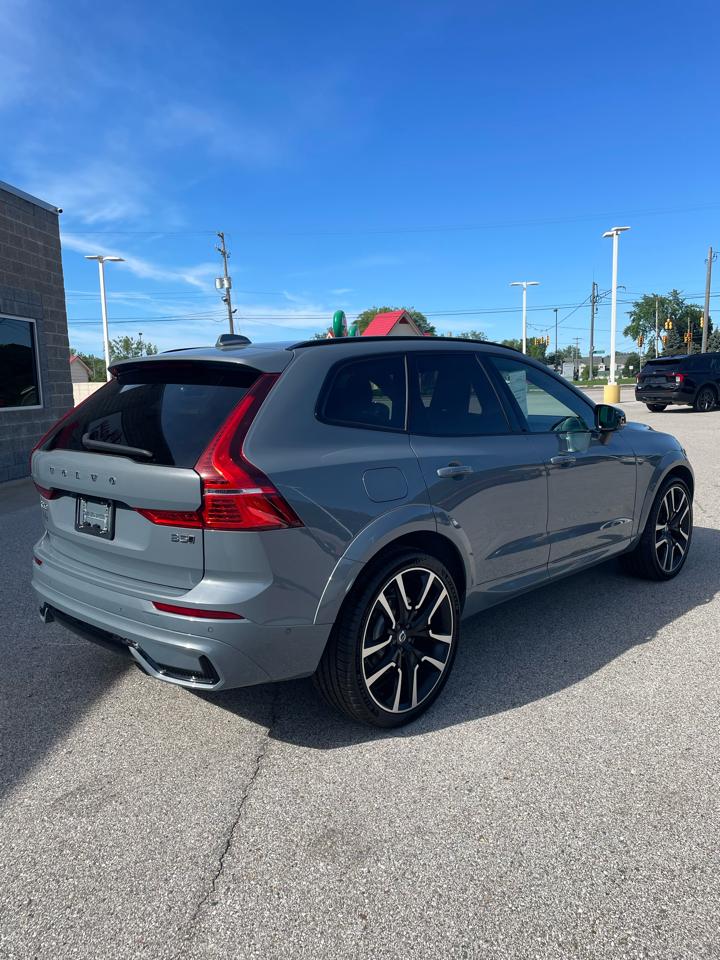 Volvo XC60 B5 AWD Ultimate Dark Theme 2024