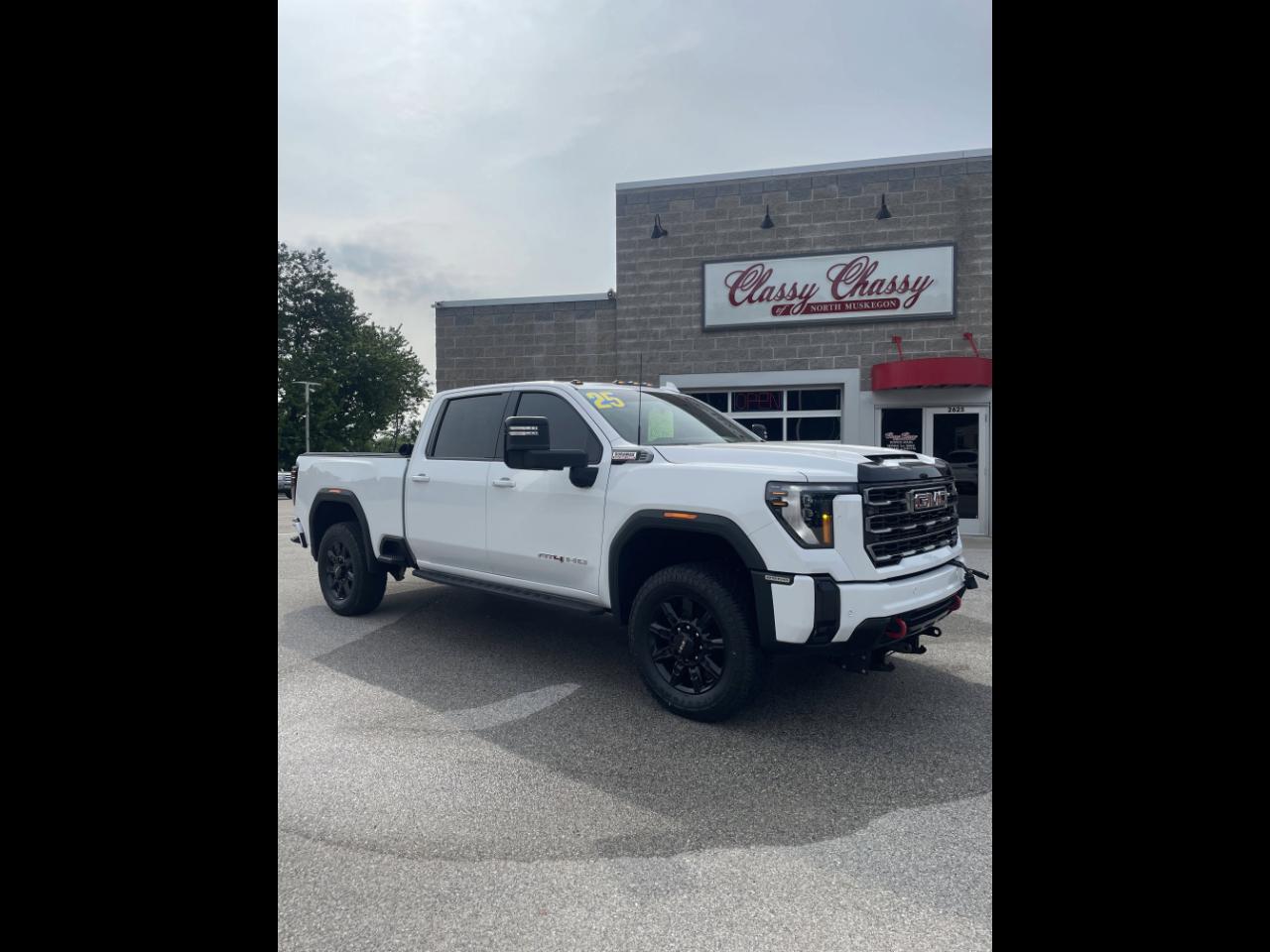 2025 GMC Sierra 2500HD 4WD Crew Cab 159" AT4