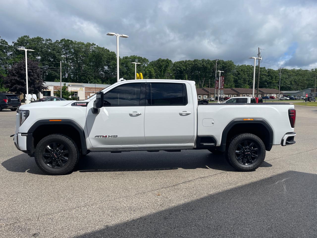 GMC Sierra 2500HD 4WD Crew Cab 159" AT4 2025