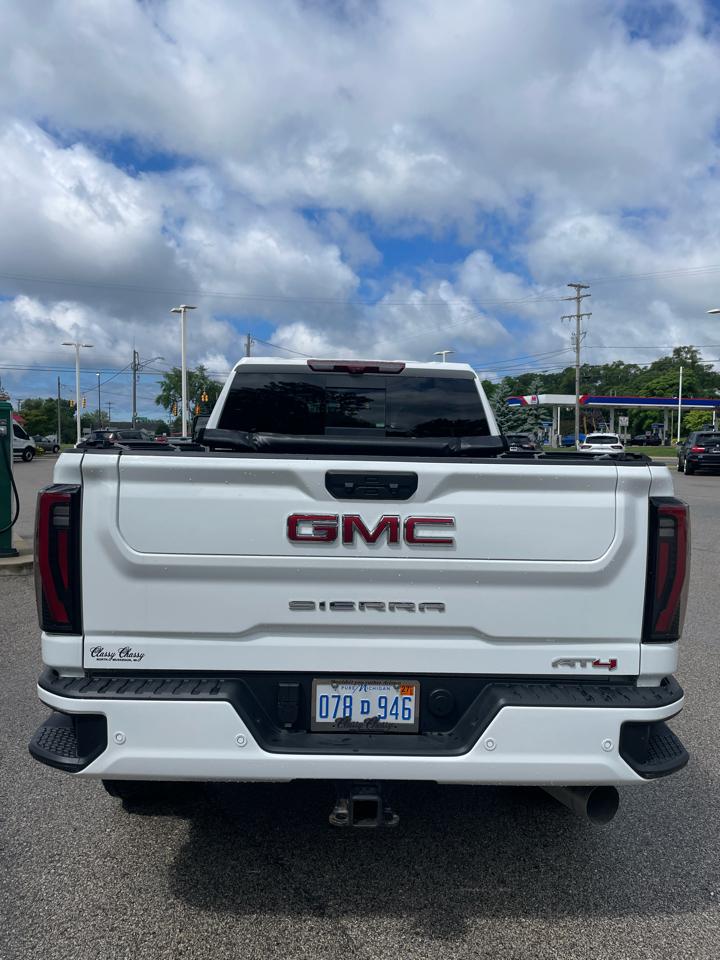 GMC Sierra 2500HD 4WD Crew Cab 159" AT4 2025