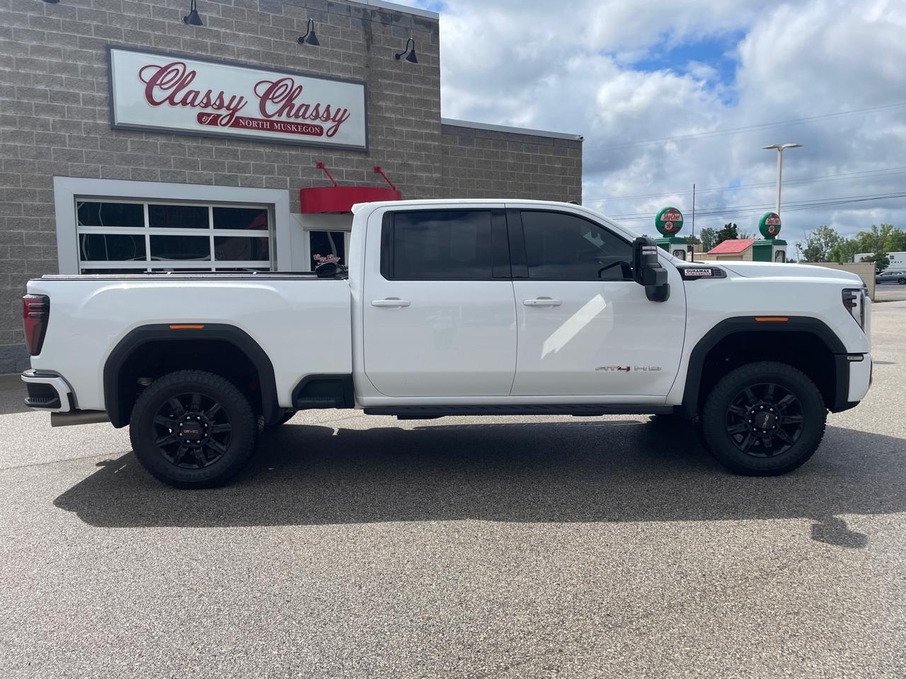 GMC Sierra 2500HD 4WD Crew Cab 159" AT4 2025