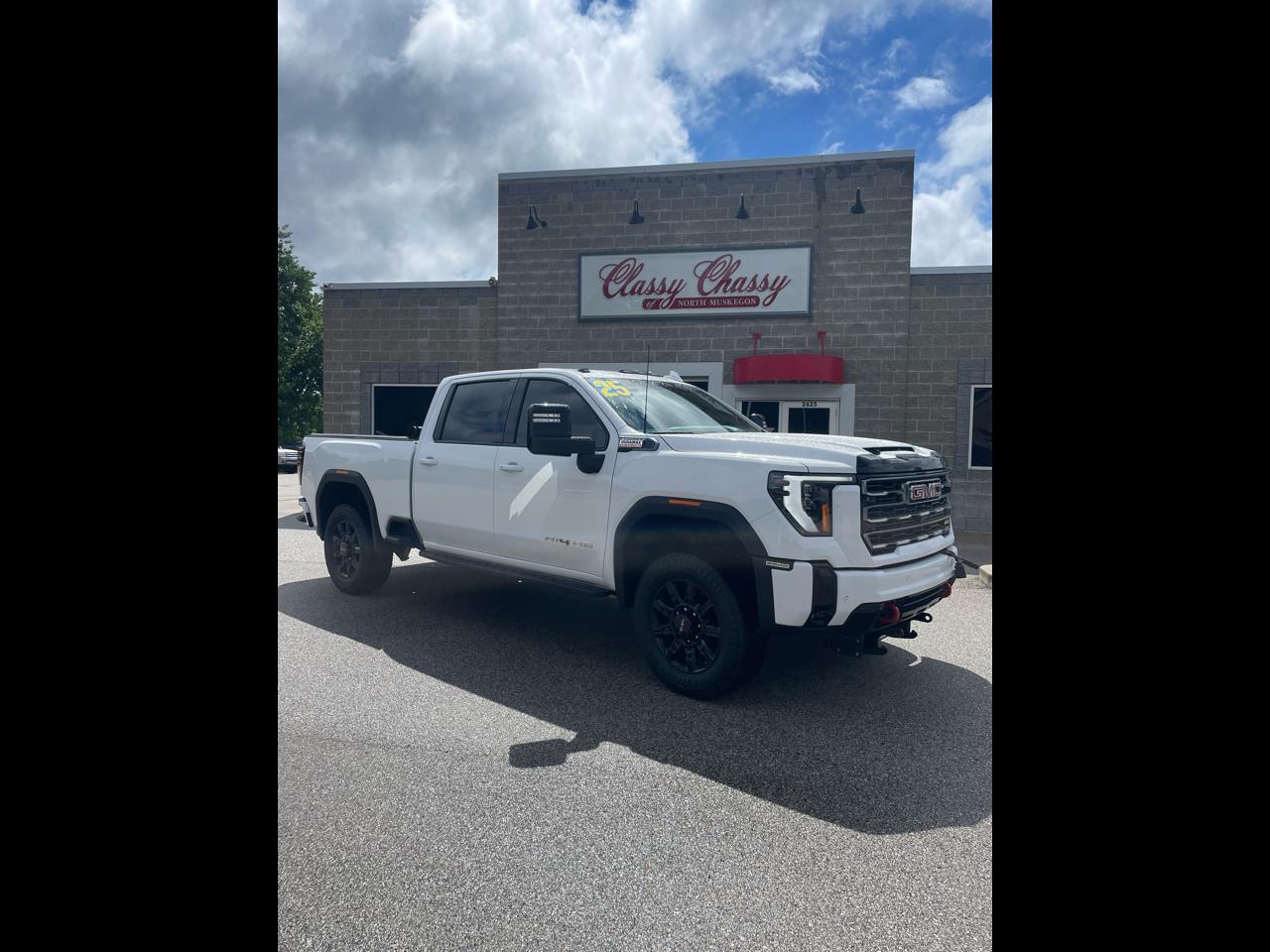 2025 GMC Sierra 2500HD 4WD Crew Cab 159" AT4