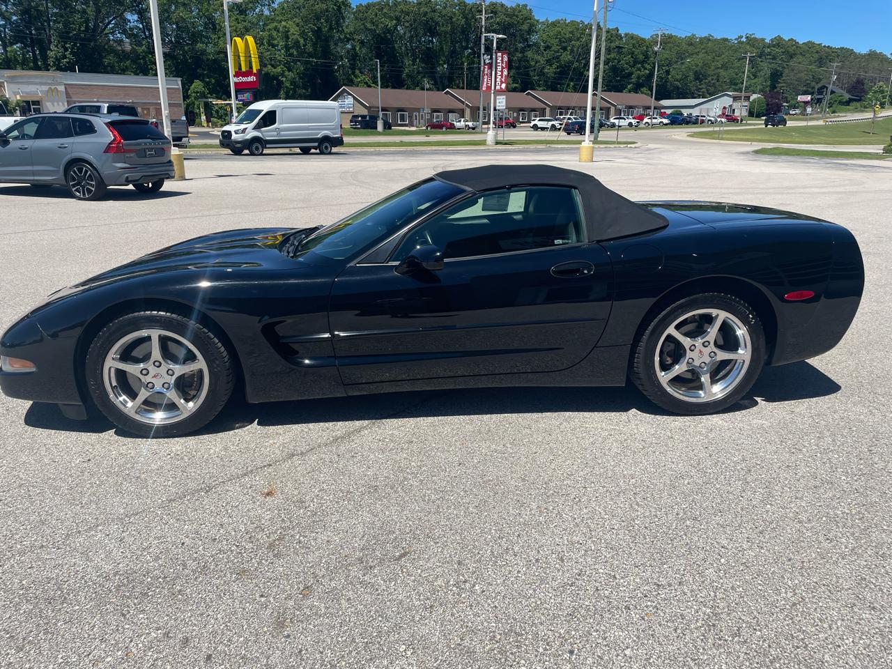 Chevrolet Corvette 2dr Convertible 2001