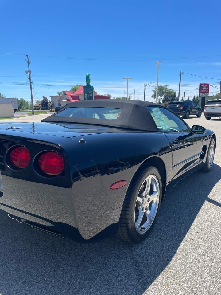Chevrolet Corvette 2dr Convertible 2001