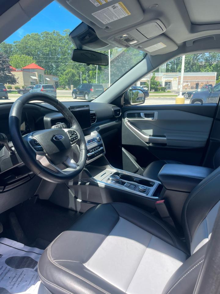 Ford Explorer XLT 4WD 2023