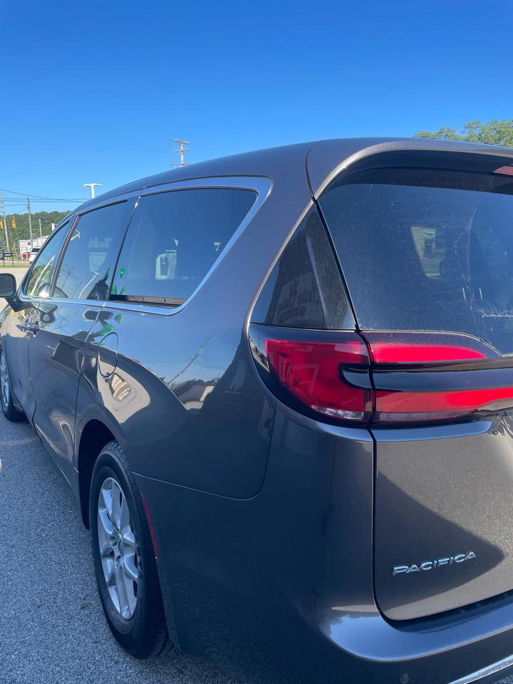 Chrysler Pacifica Touring L FWD 2023