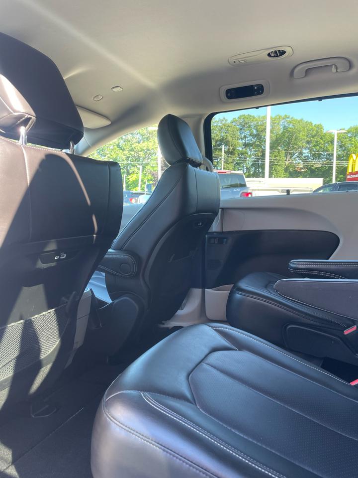 Chrysler Pacifica Touring L FWD 2023
