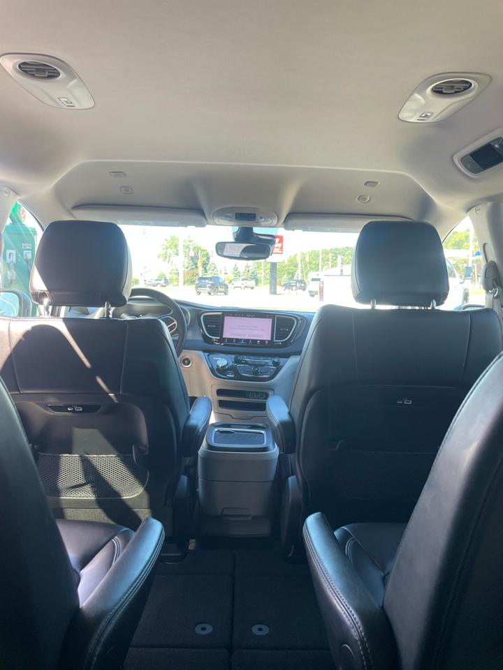 Chrysler Pacifica Touring L FWD 2023