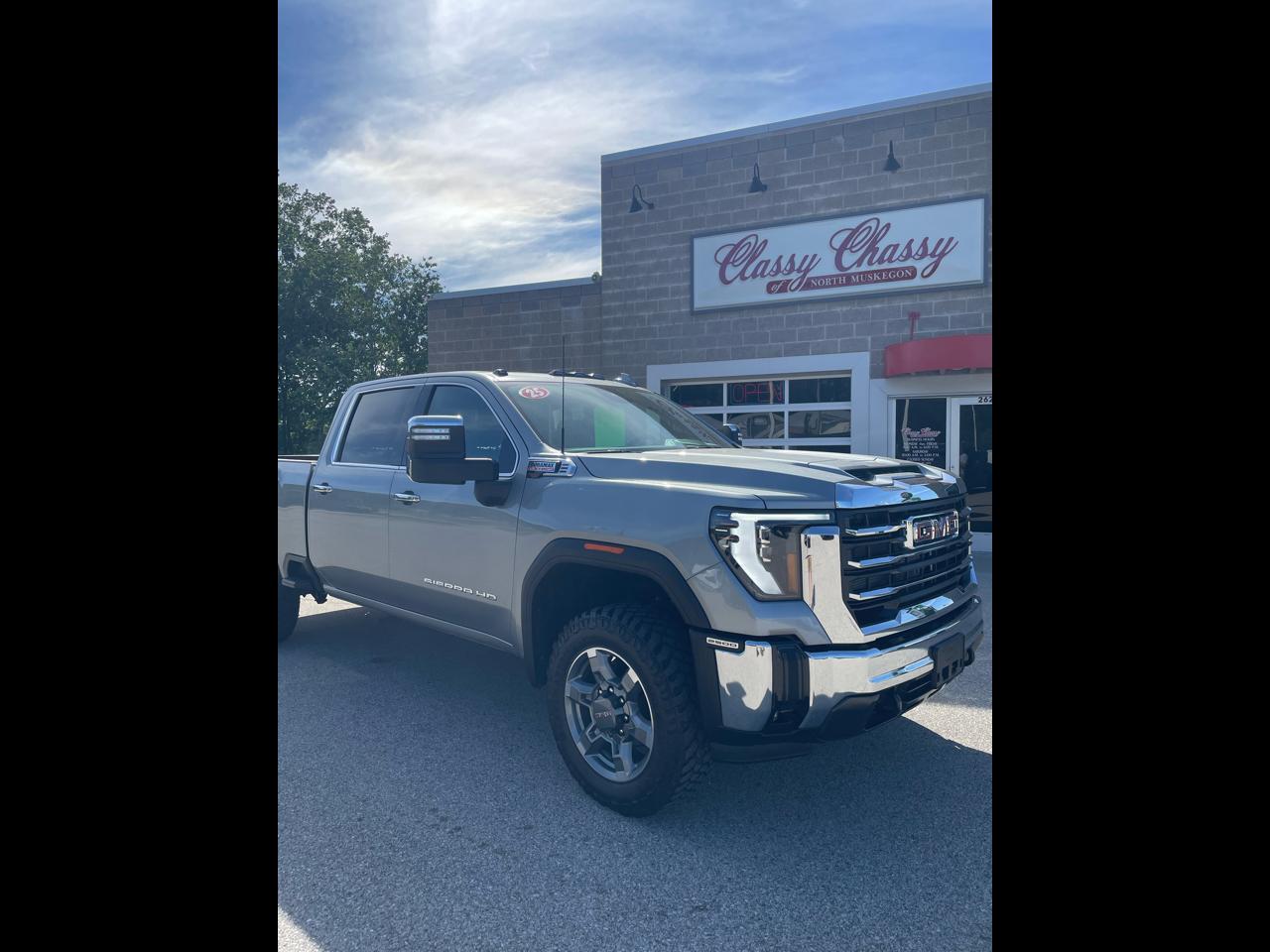 GMC Sierra 2500HD 4WD Crew Cab 159" SLT 2025