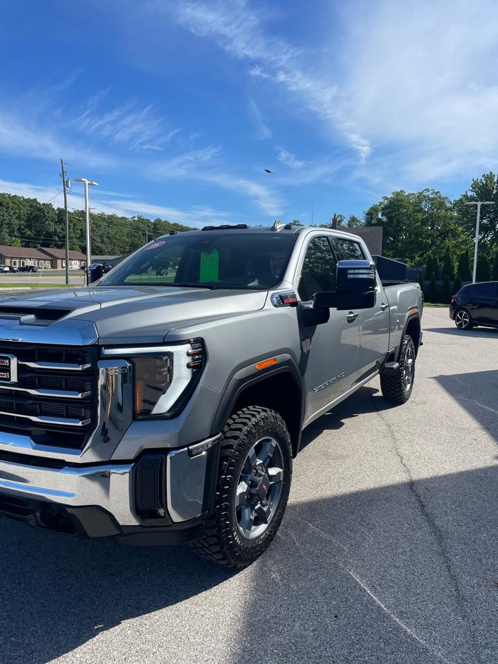 GMC Sierra 2500HD 4WD Crew Cab 159" SLT 2025