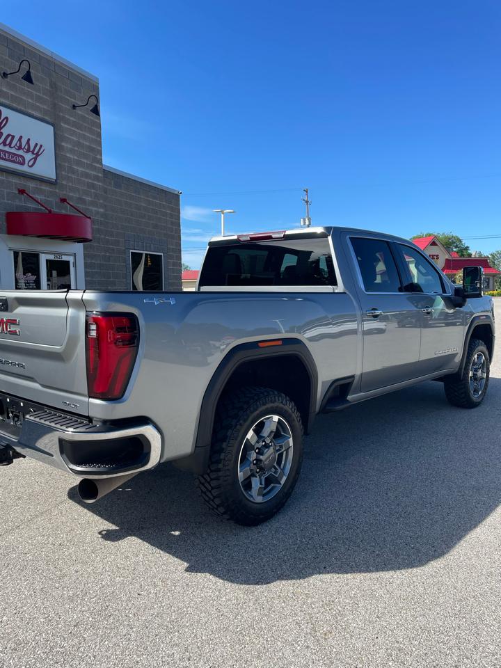 GMC Sierra 2500HD 4WD Crew Cab 159" SLT 2025