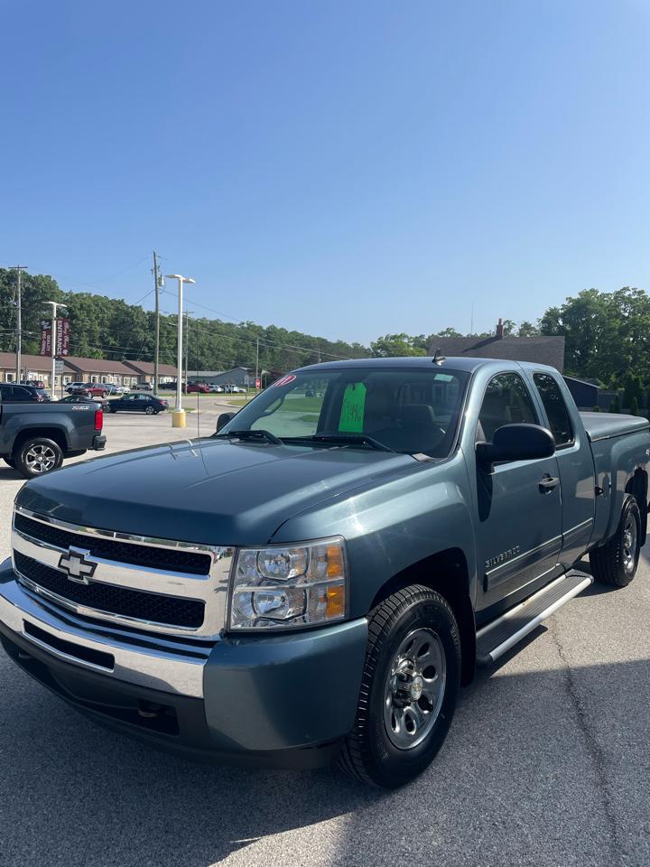 Chevrolet Silverado 1500 4WD Ext Cab 143.5" LT 2011