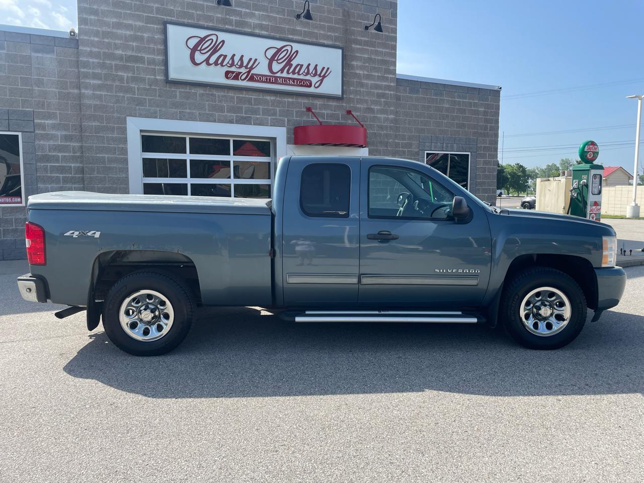 Chevrolet Silverado 1500 4WD Ext Cab 143.5" LT 2011