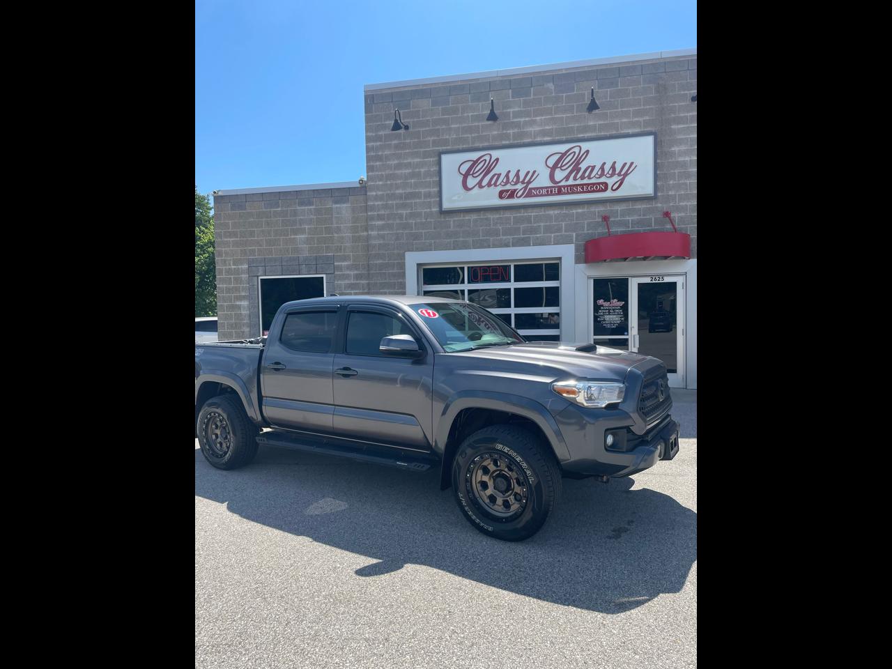 Toyota Tacoma TRD Off Road Double Cab 5' Bed V6 4x4 MT (Natl) 2017