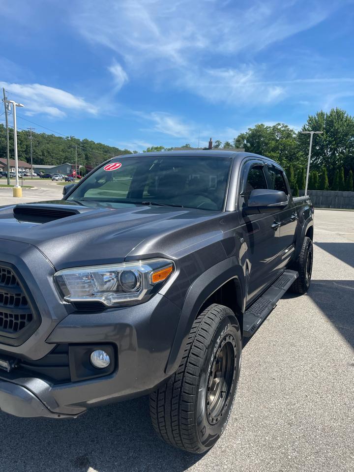 Toyota Tacoma TRD Off Road Double Cab 5' Bed V6 4x4 MT (Natl) 2017