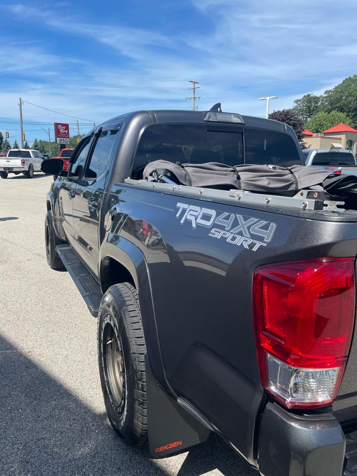 Toyota Tacoma TRD Off Road Double Cab 5' Bed V6 4x4 MT (Natl) 2017
