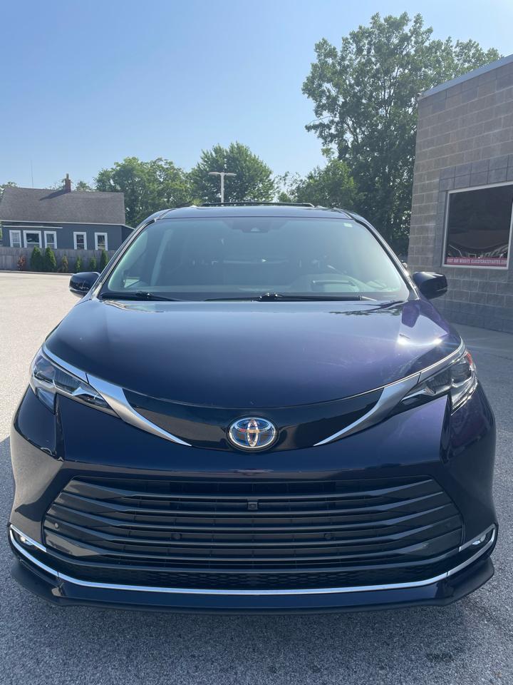 Toyota Sienna Platinum AWD 7-Passenger (Natl) 2024
