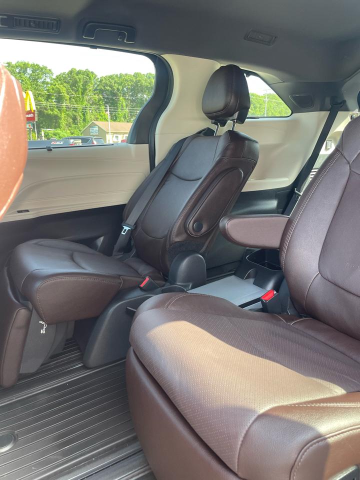 Toyota Sienna Platinum AWD 7-Passenger (Natl) 2024