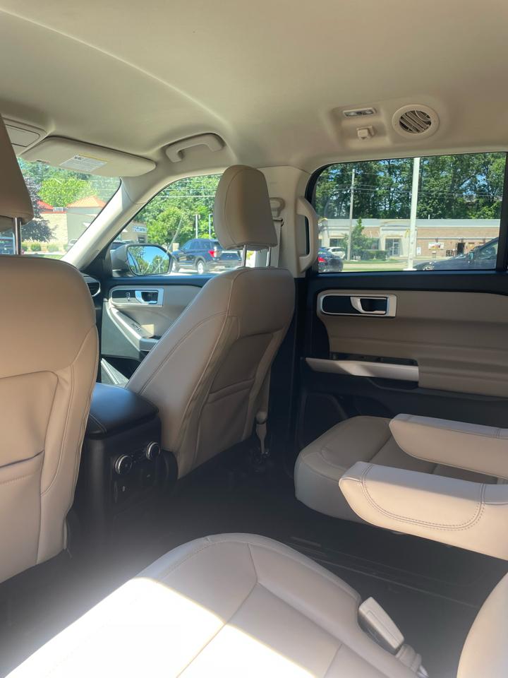 Ford Explorer XLT 4WD 2023