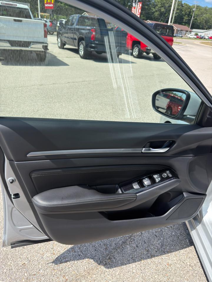 Nissan Altima 2.5 SV AWD Sedan 2023