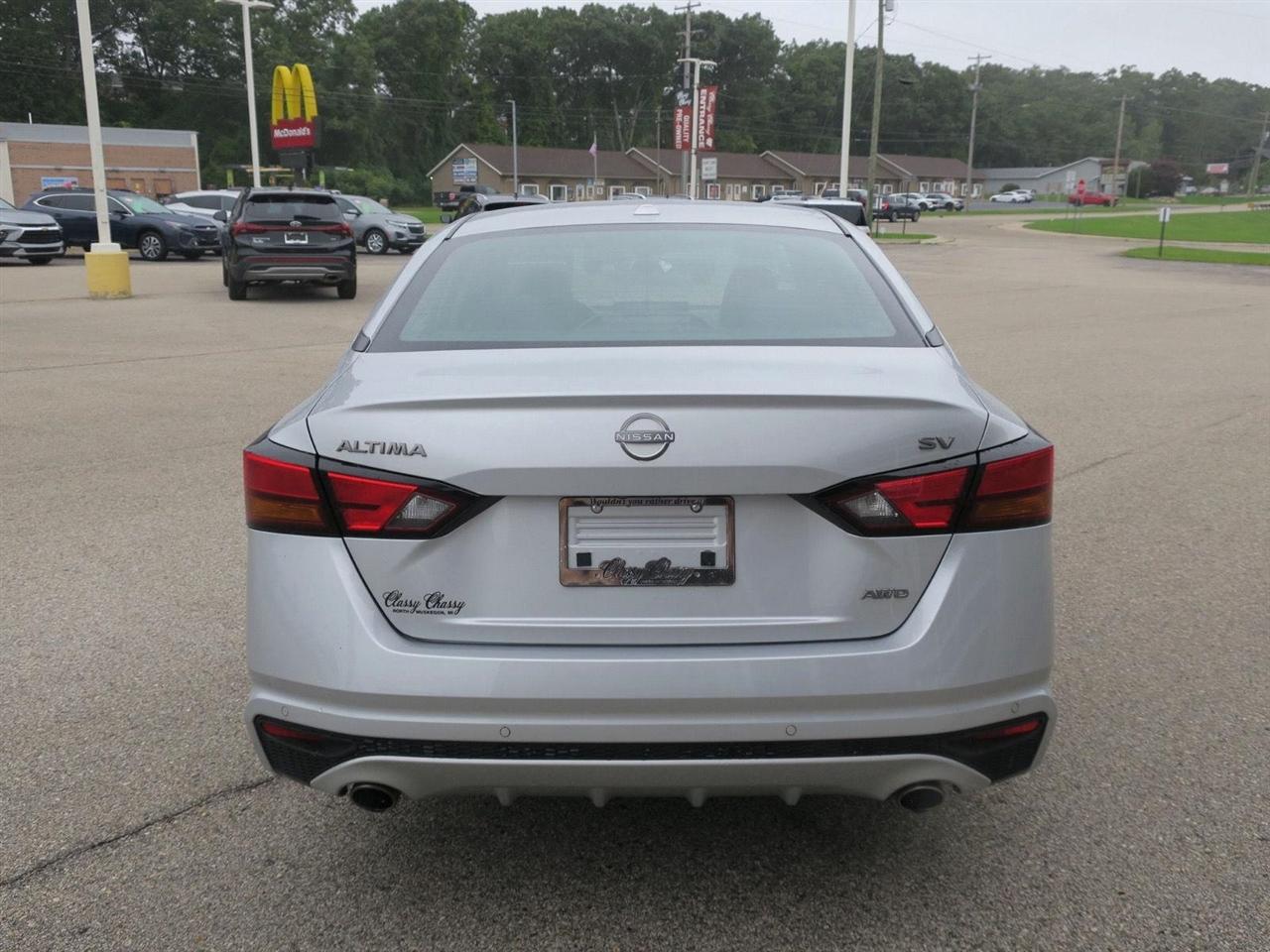 Nissan Altima photo 5