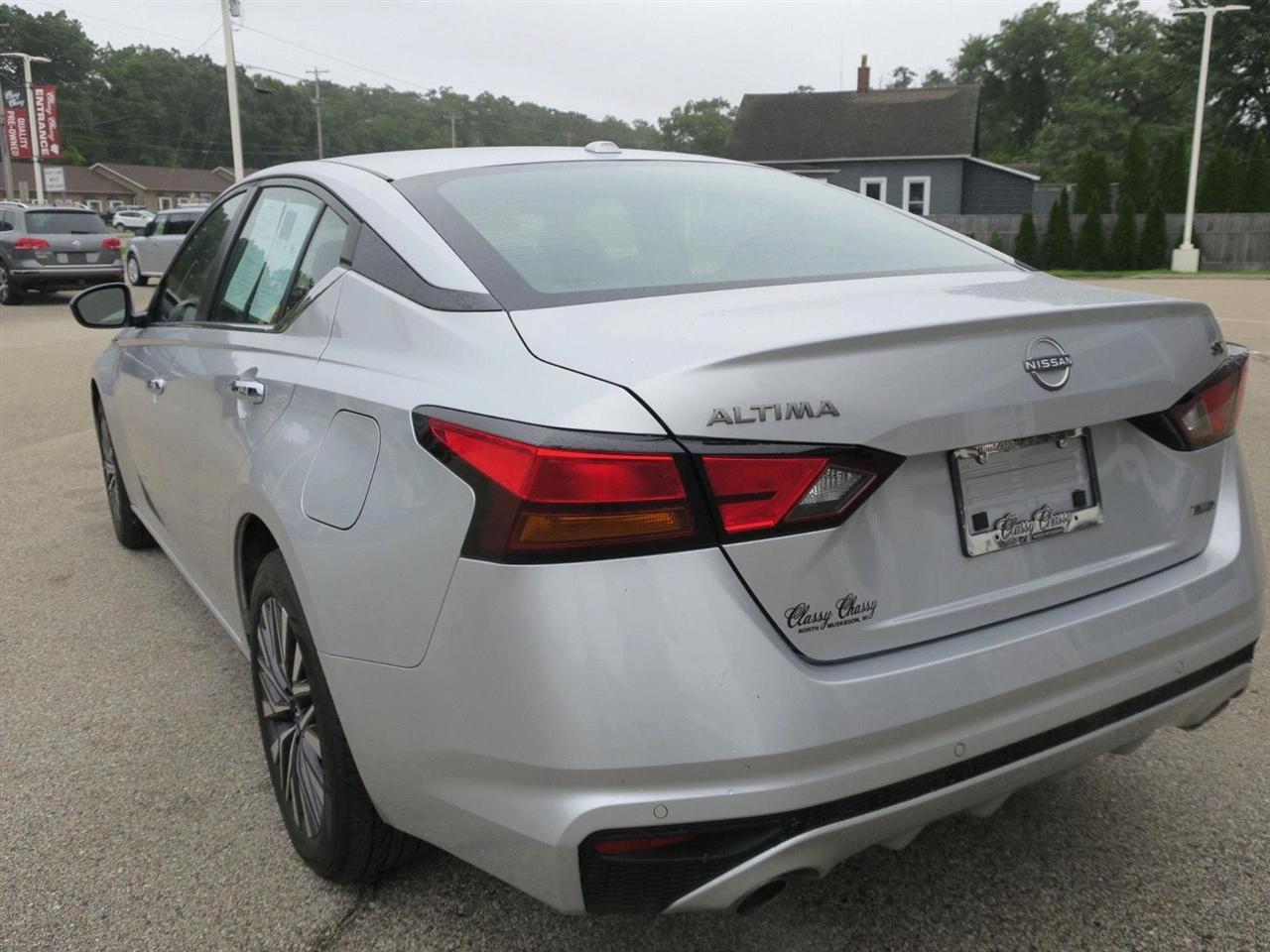 Nissan Altima photo 7