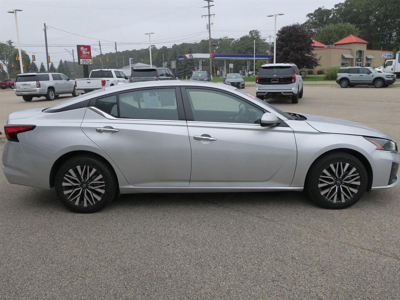 Nissan Altima photo 8