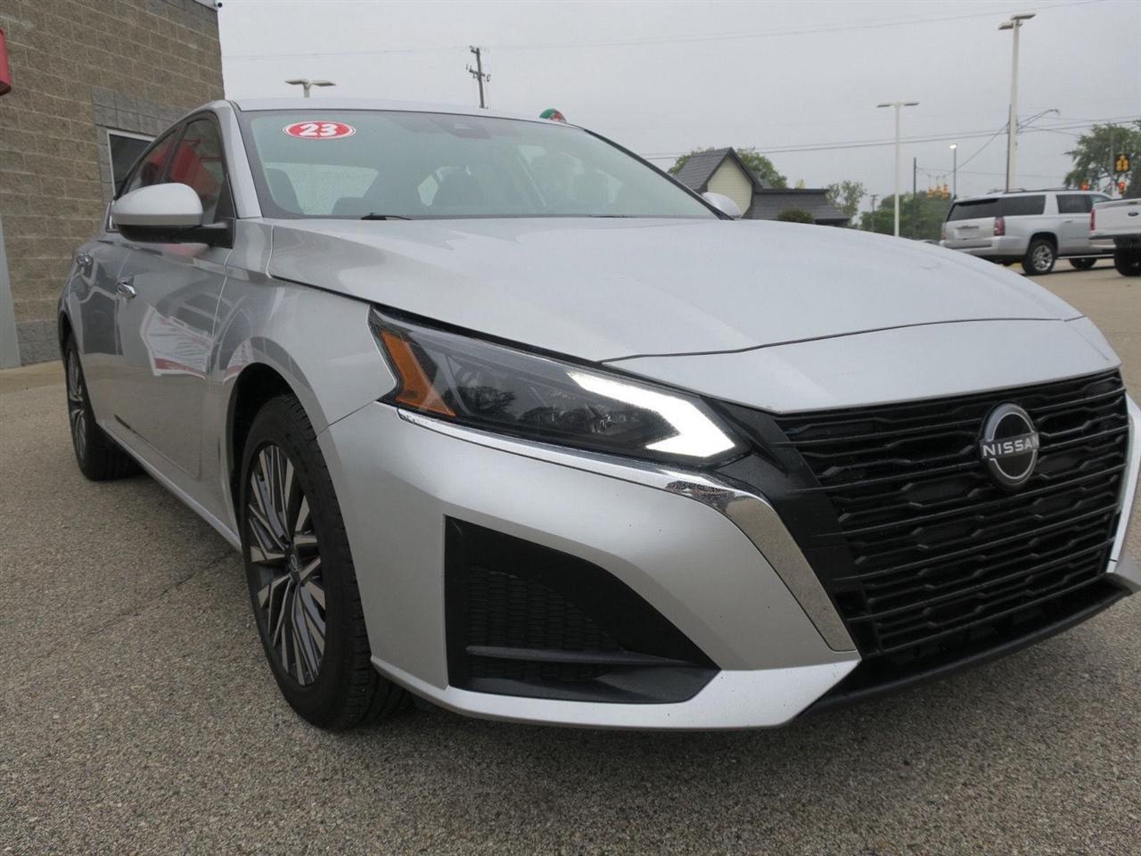 Nissan Altima photo 9