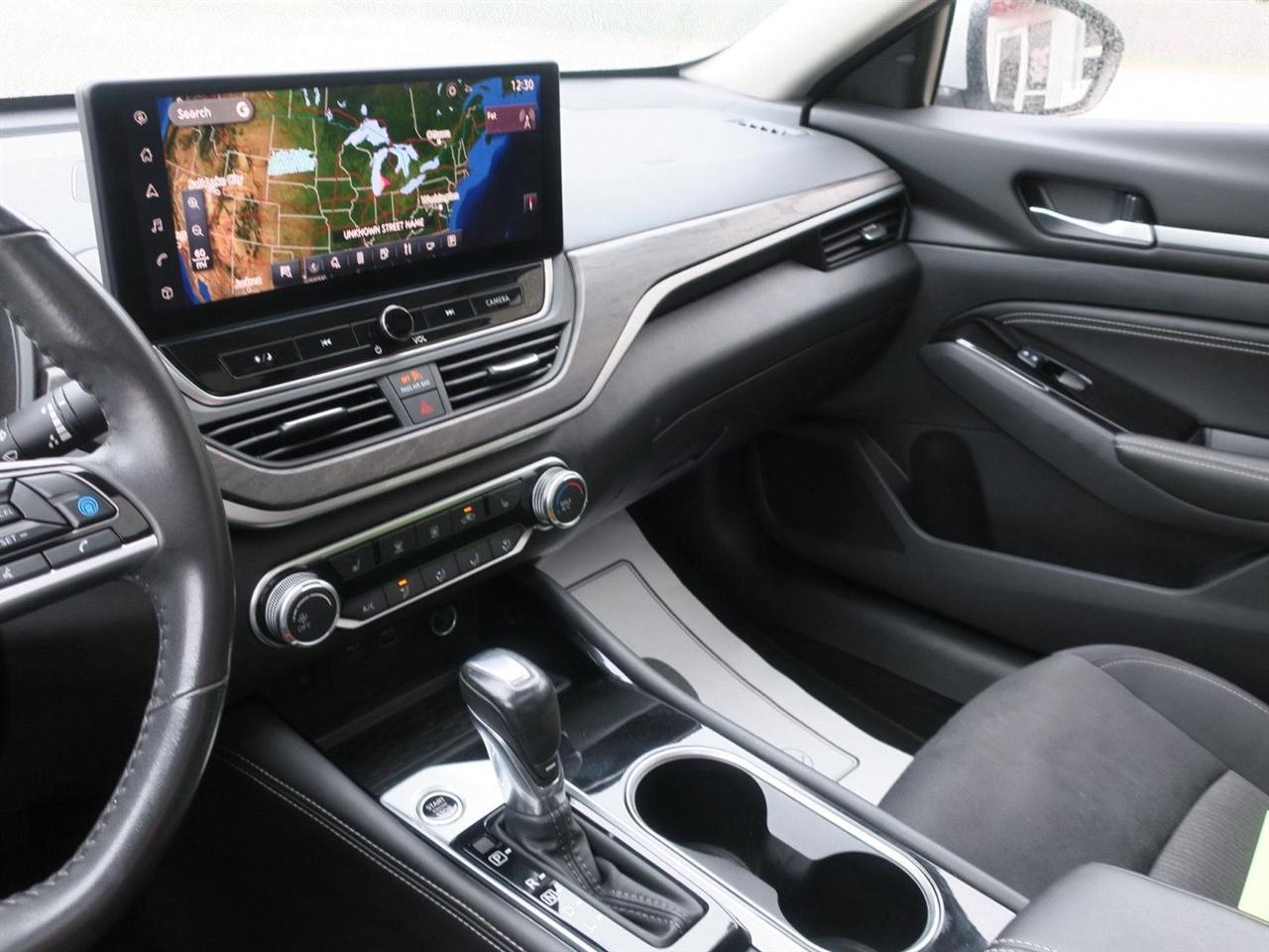 Nissan Altima photo 17