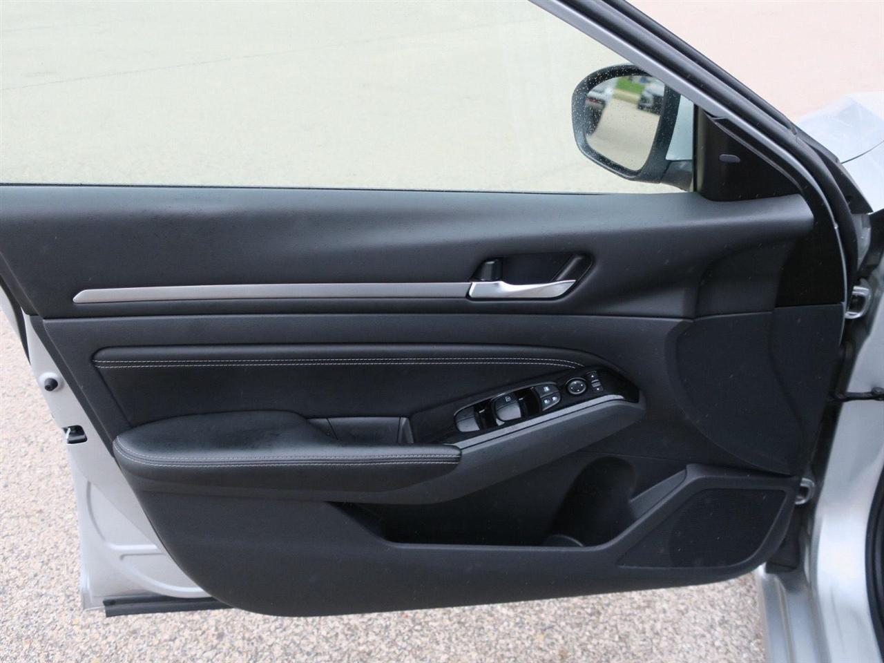 Nissan Altima photo 21