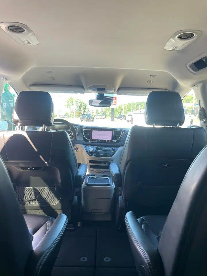 Chrysler Pacifica Touring L FWD 2023