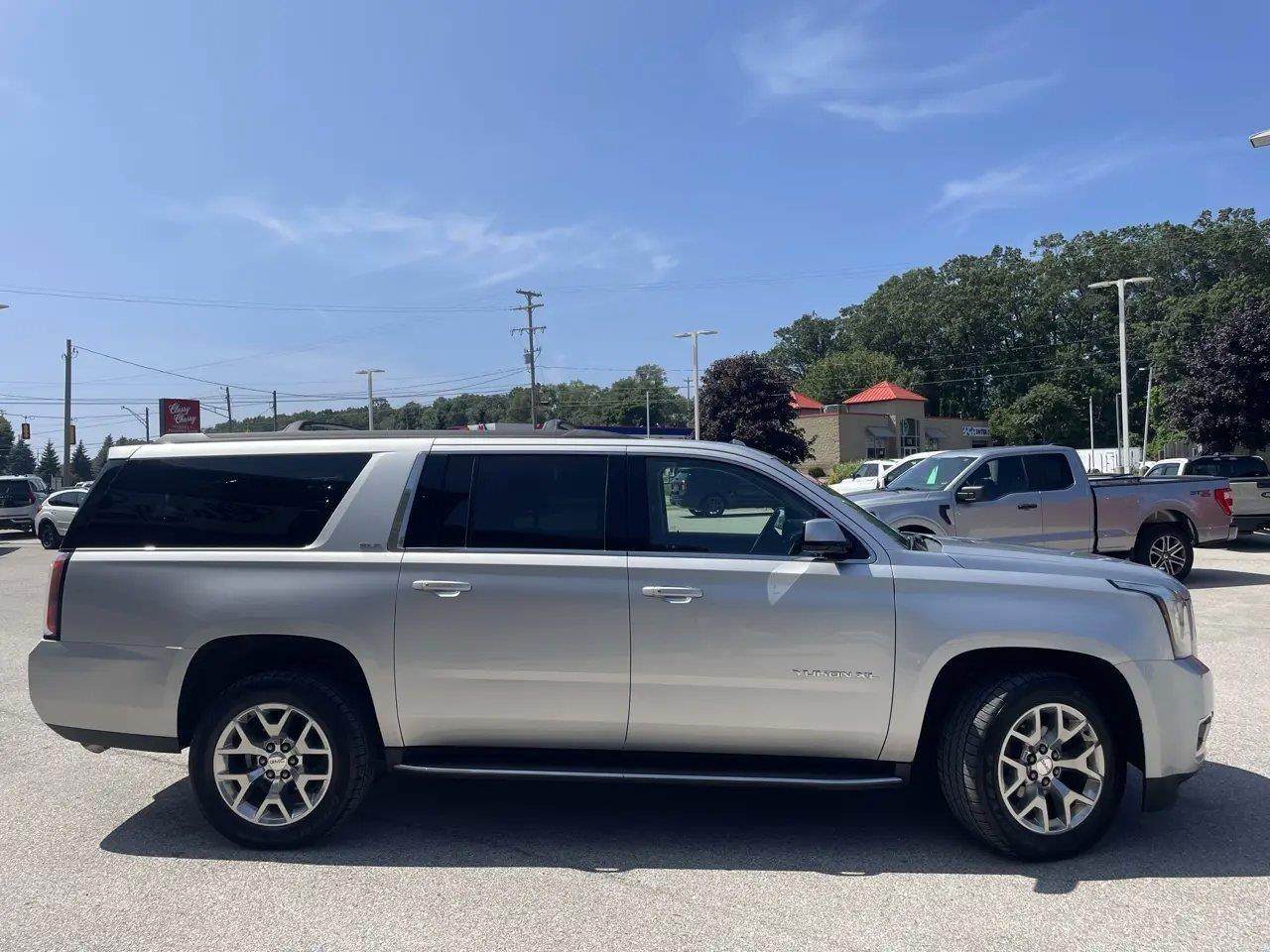 GMC Yukon XL 4WD 4dr SLT 2016