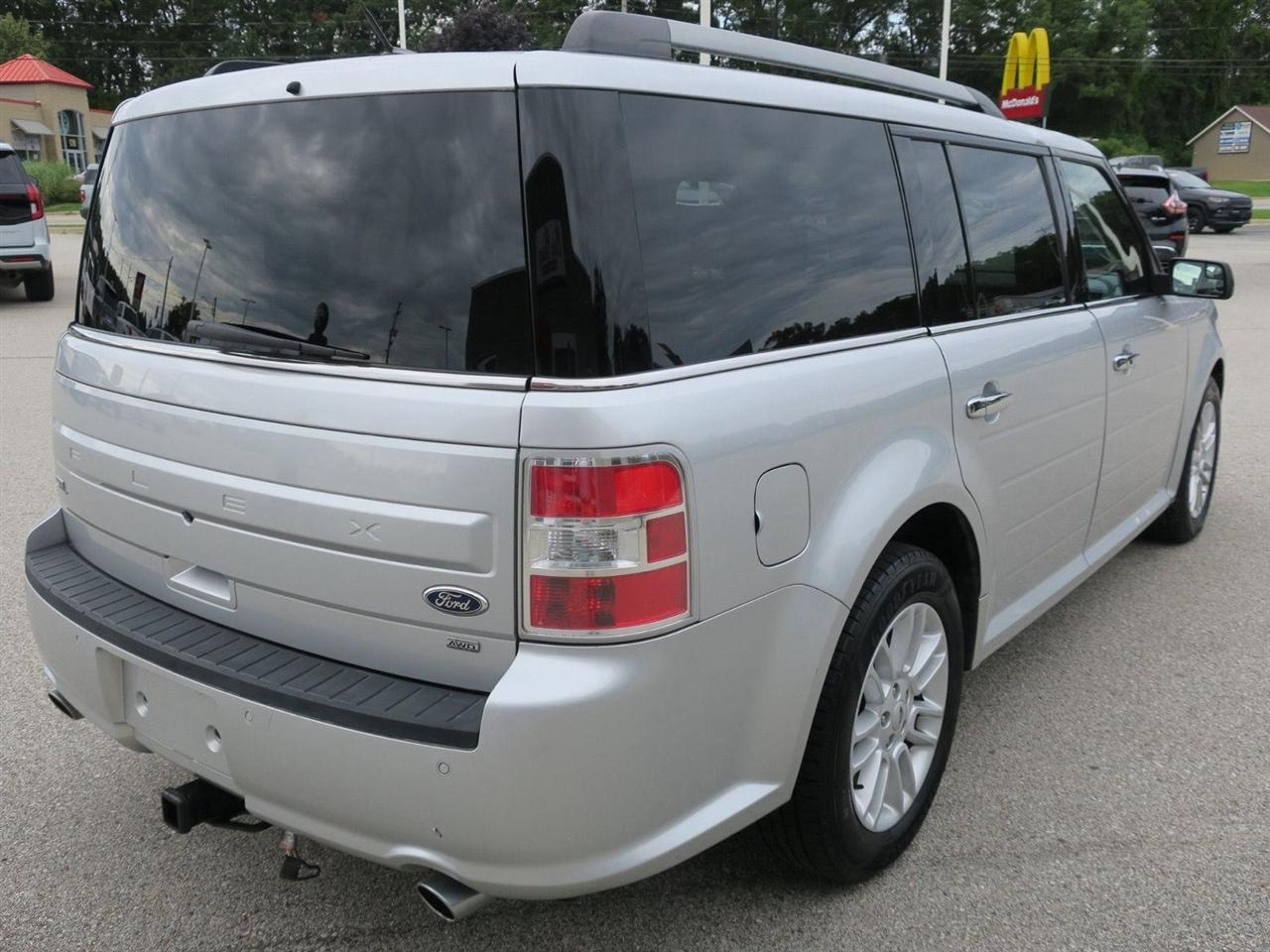 Ford Flex photo 2