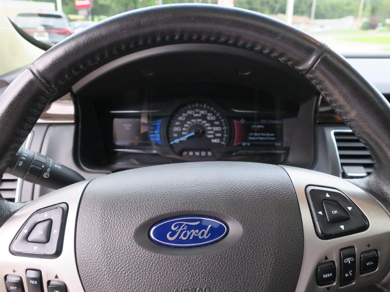 Ford Flex photo 19