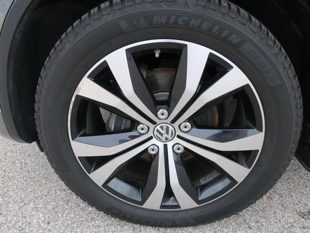 Volkswagen Touareg photo 11