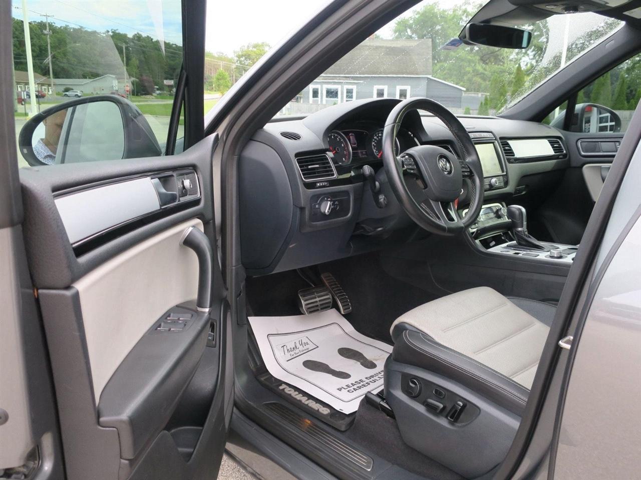 Volkswagen Touareg photo 14