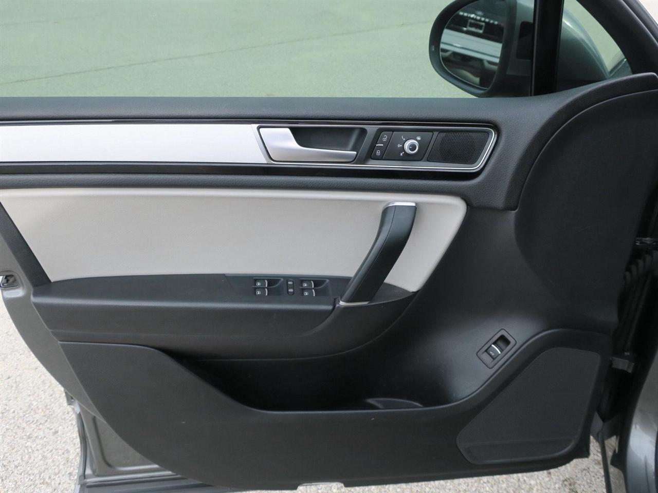 Volkswagen Touareg photo 15