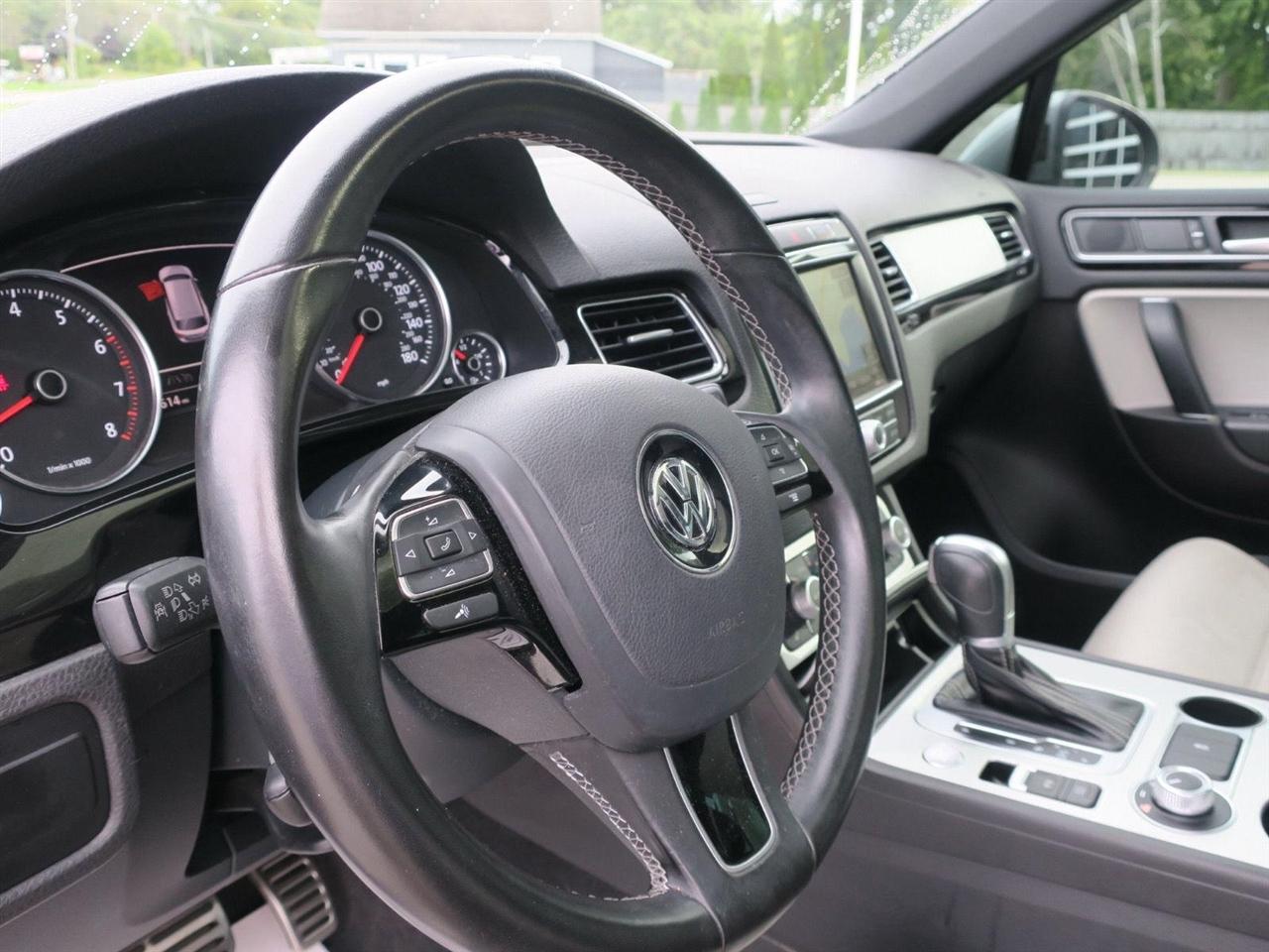 Volkswagen Touareg photo 16