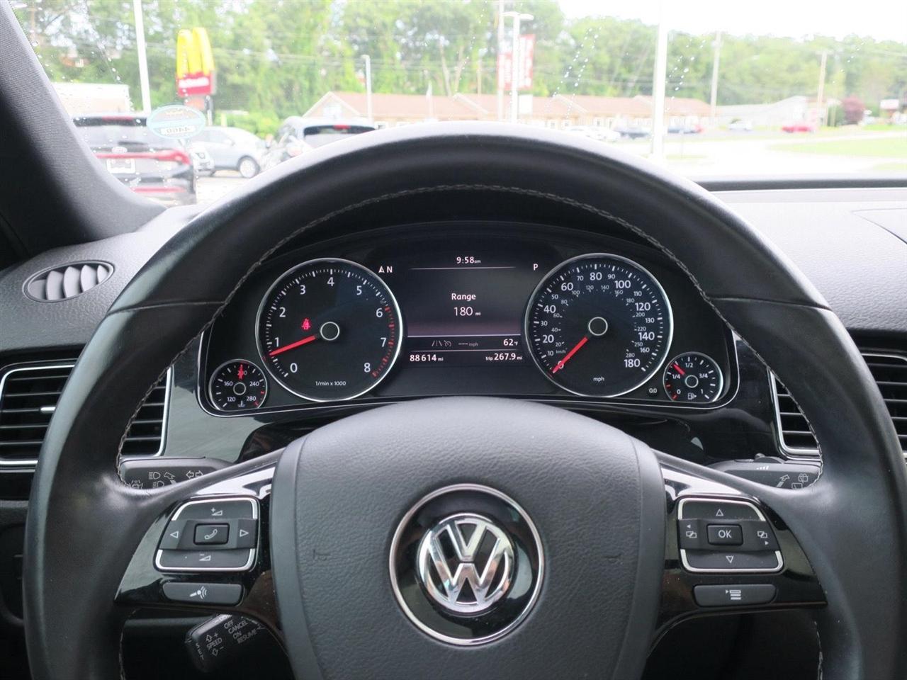 Volkswagen Touareg photo 17