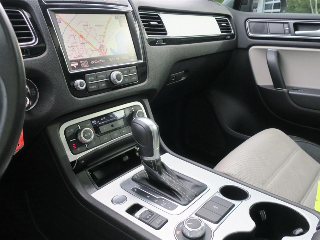 Volkswagen Touareg photo 18
